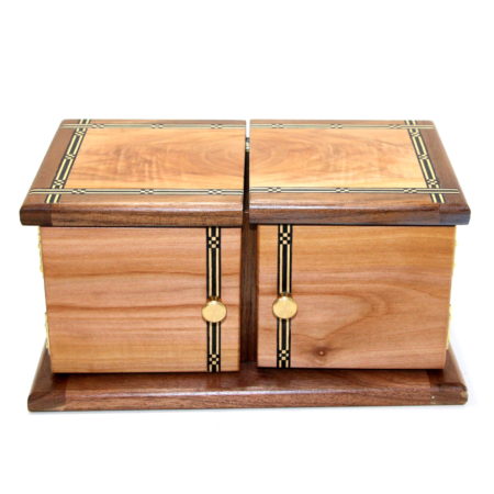 Review by Carmine Zambrotto for Inlayed Die Box 3" by Mel Babcock